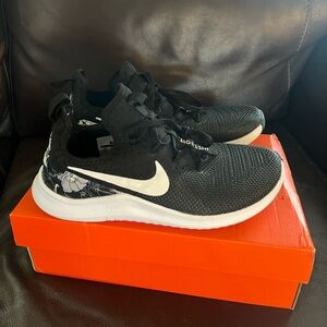 Womens Nike Free TR 8 Amp floral